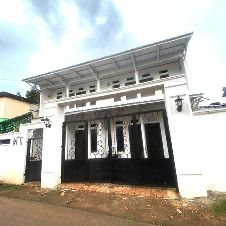 Express O 92147 Nia Residence Depok Eksteriør bilde